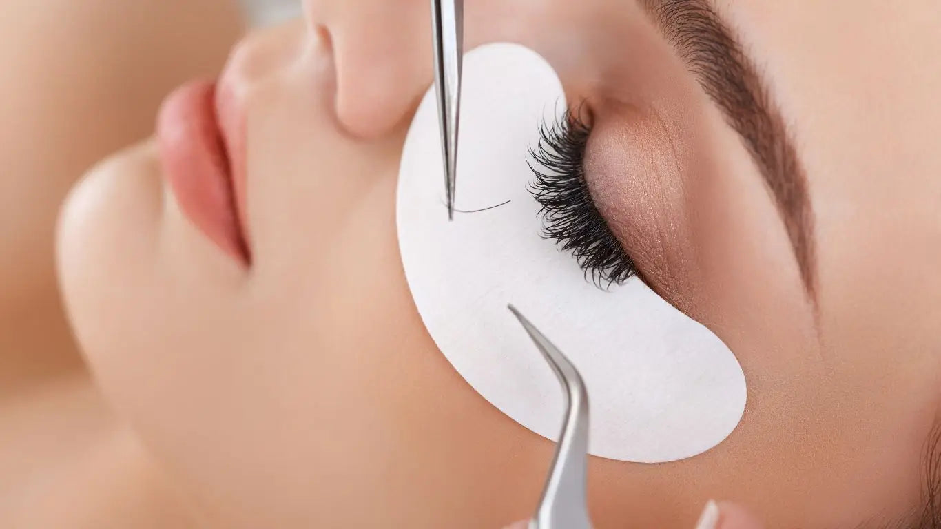Eyelash extension Anwendung in der Sammlung Zubehör für beauty and cosmetics