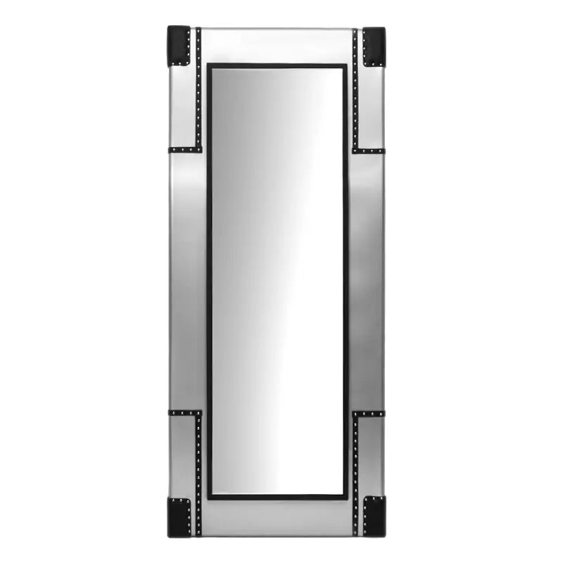 Rechteckiger Spiegel mit schwarzen eckakzenten und Nieten im Gabbiano Friseursalon