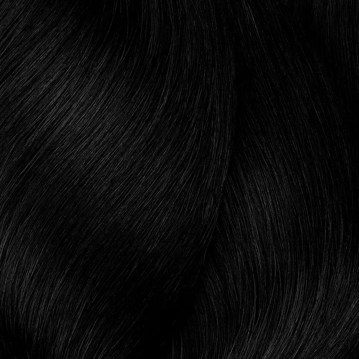 Schwarzes fließendes Haar mit L Oreal Professionnel Inoa Haarfarbe Produkt
