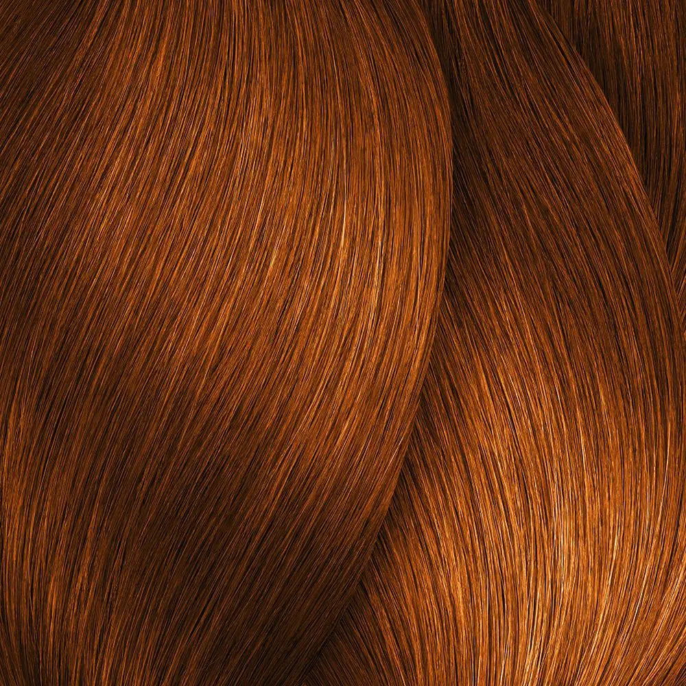 Auburnfarbige Haarsträhnen mit L’Oréal Professionnel Majirel Haarfarbe