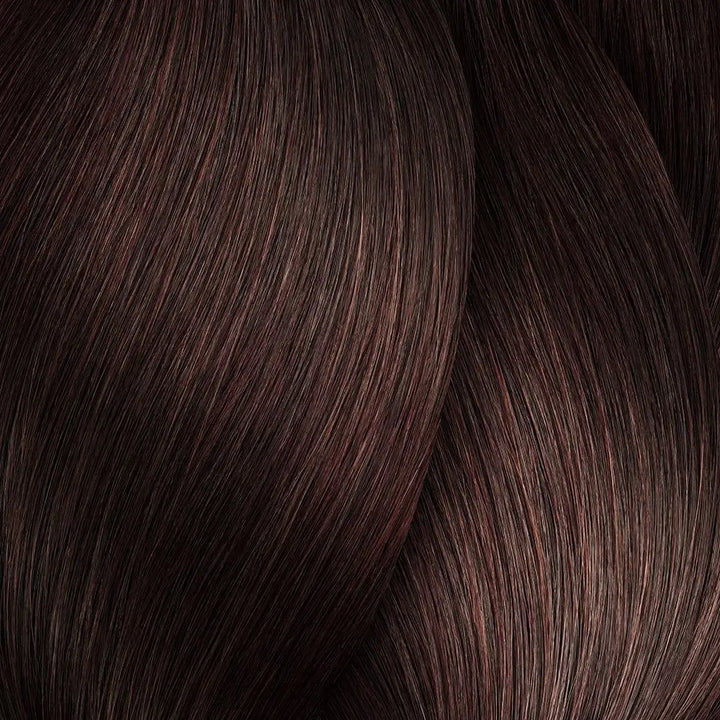Dunkle braune Haarsträhnen mit L’Oréal Professionnel Majirel Haarfarbe