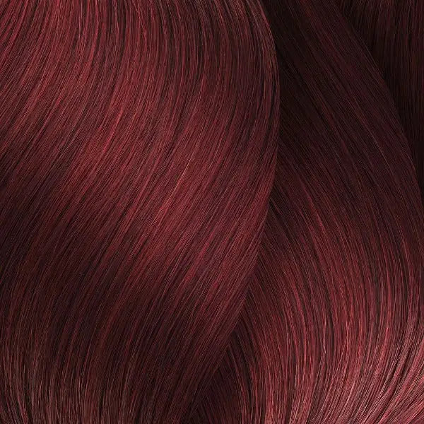Burgundy färbende Haarsträhnen mit L’Oréal Professionnel Majirel Haarfarbe