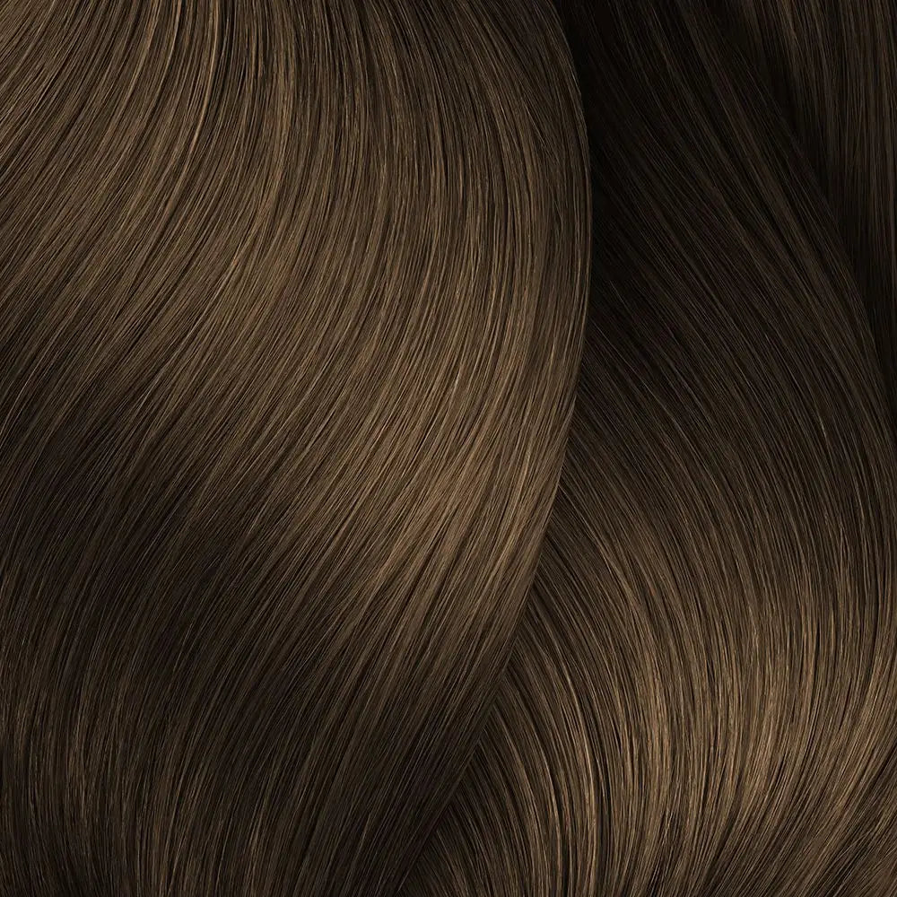 Welliges braunes Haar mit L’Oréal Professionnel Majirel Haarfarbe
