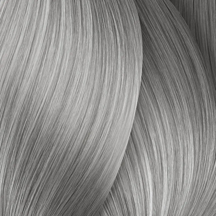 Silberne graue Haarsträhnen mit L’Oréal Professionnel Majirel Haarfarbe