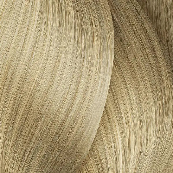 Blonde Haarsträhnen mit L’Oréal Professionnel Majirel High Lift Farblösung