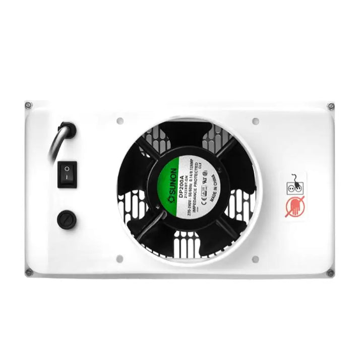 Rechteckiges weißes elektronisches Gerät mit Cooling-Fan, Staubabsaugung Silber