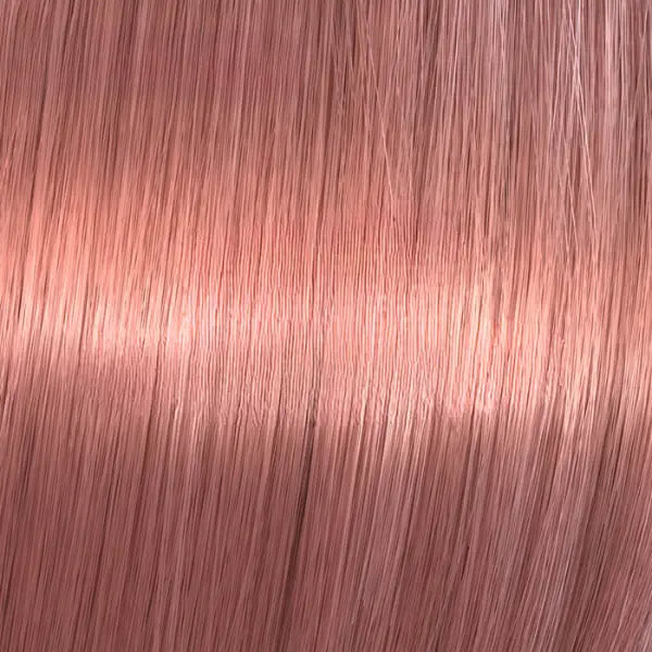 Rose Gold Haarsträhnen mit Wella Shinefinity Zero Lift Glaze Produkt