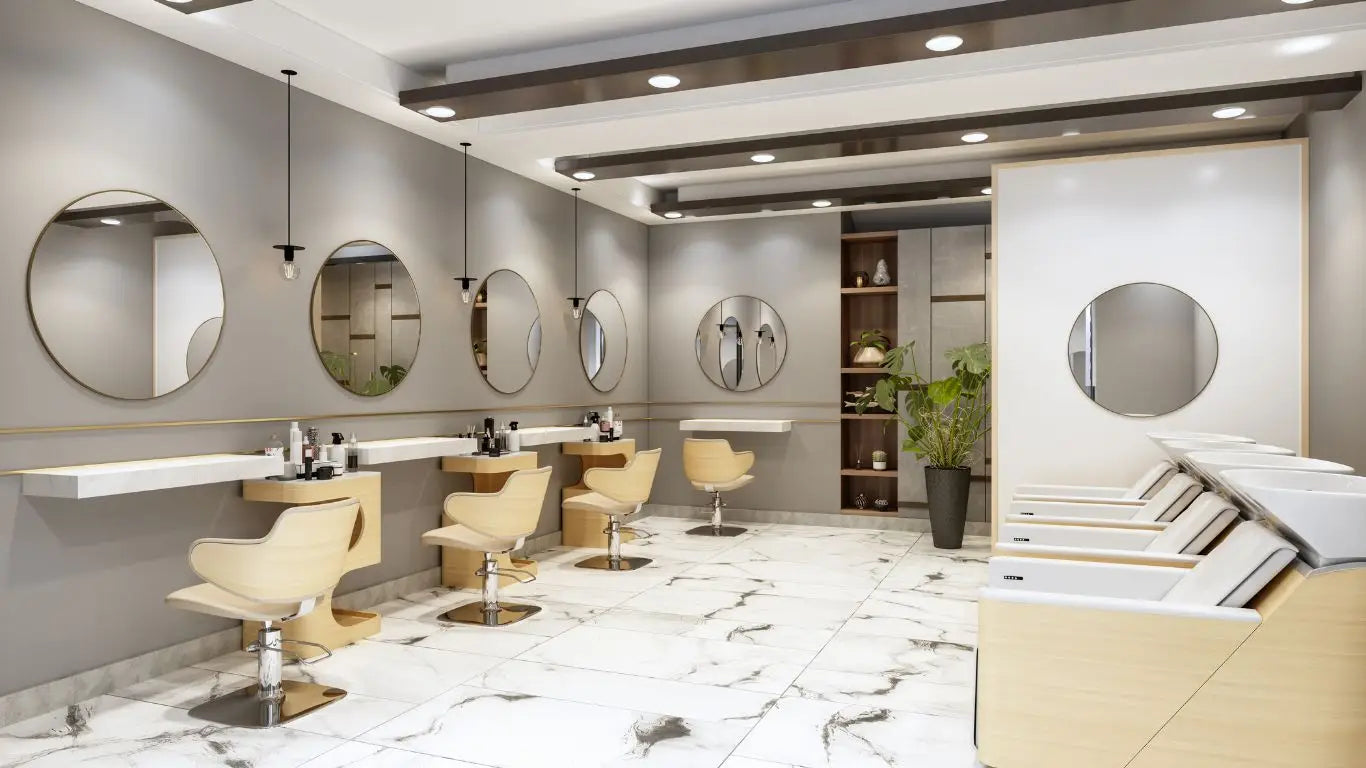 Modernes Friseurkonsolen Saloninterieur mit stilvollem Design und komfortabler Atmosphäre
