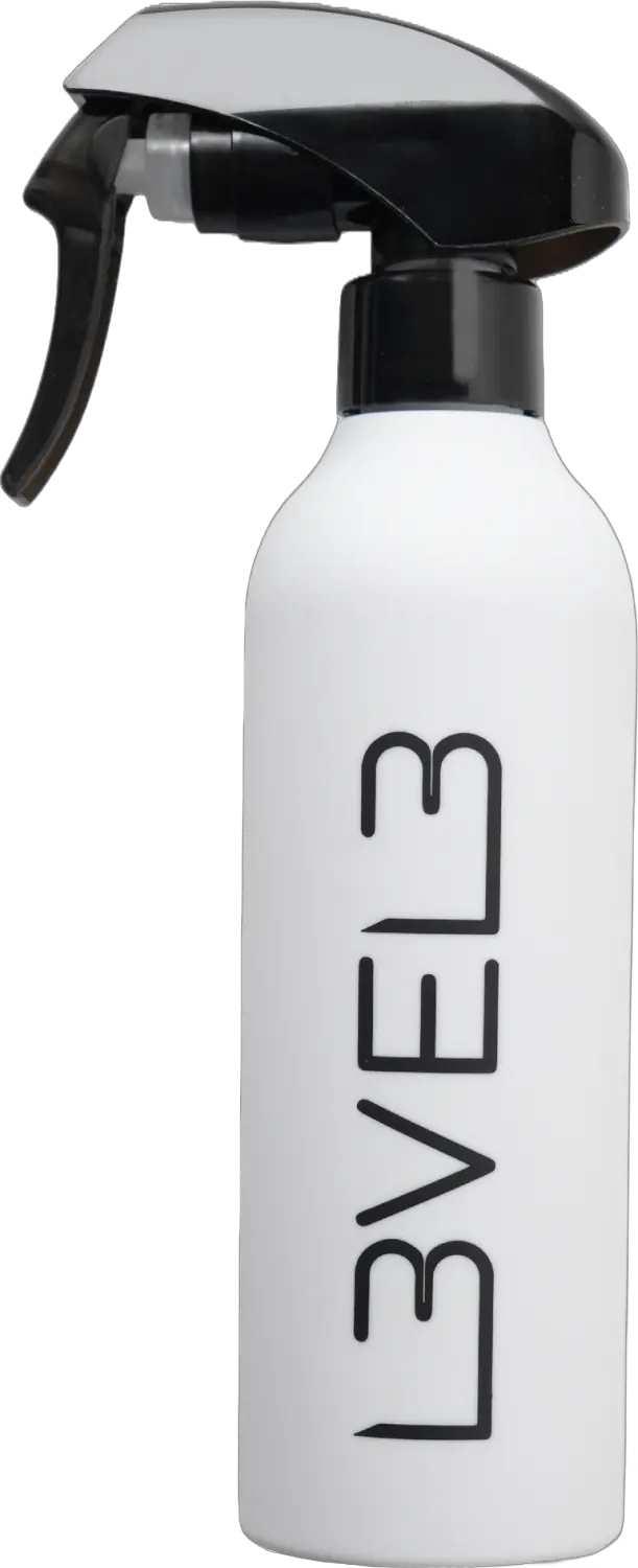 L3VEL3 Gummierte Sprühflasche Weiß