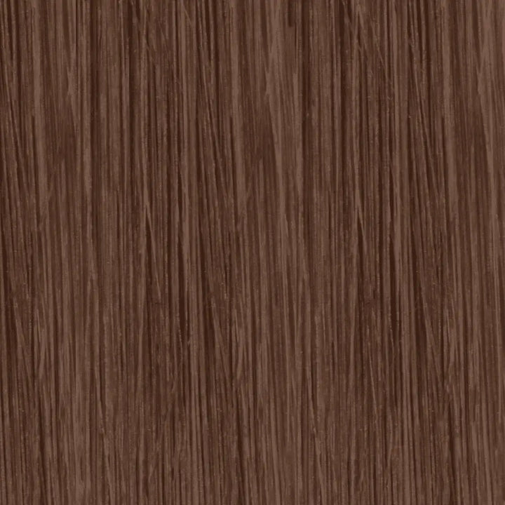 Gerade braune Haarsträhnen mit Alfaparf Milano Color Wear Produkt gezeigt