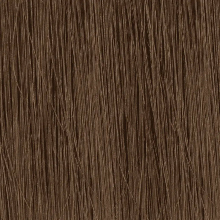 Gerade braune Haarsträhnen mit Alfaparf Milano Color Wear Produkt sichtbar