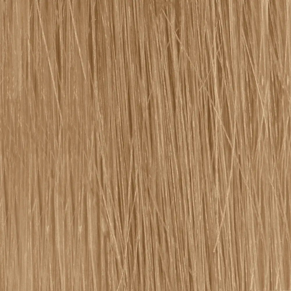 Gerade, hellblonde Haarsträhnen mit Alfaparf Milano Color Wear Produkten