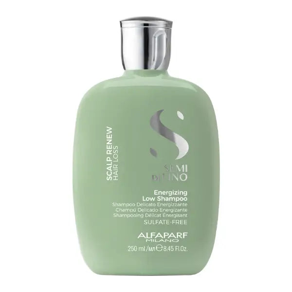 Grüne Flasche Shampoo im Alfaparf Milano Semi di Lino Scalp Renew Kit
