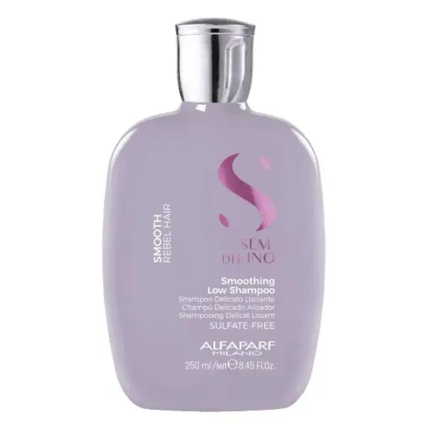 Smoothing low Shampoo in Lavendelflasche für gepflegtes Haar von Alfaparf Milano