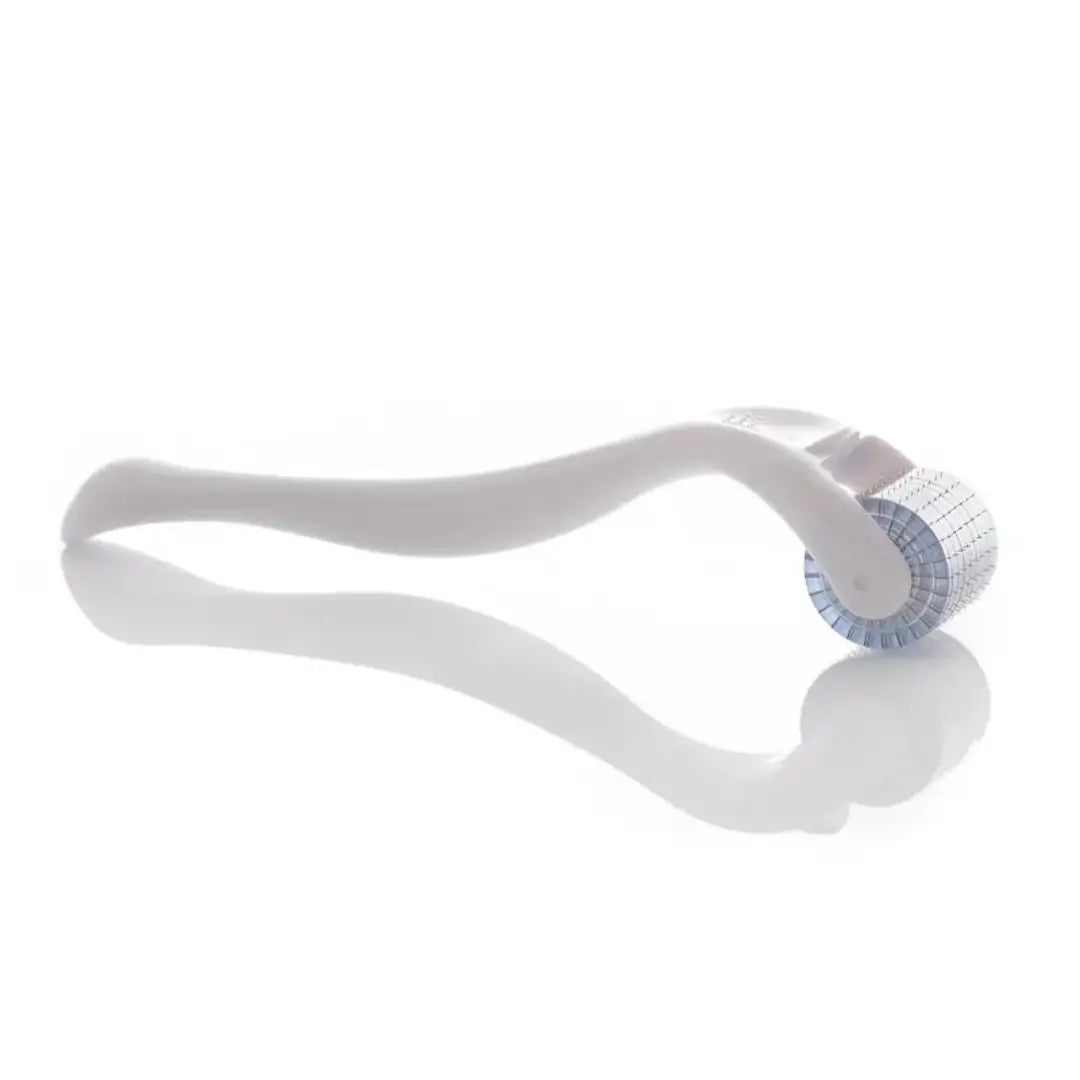 Weißer Micro-Needling-Roller für Mesotherapie mit 192 Titannadeln 2.0 mm