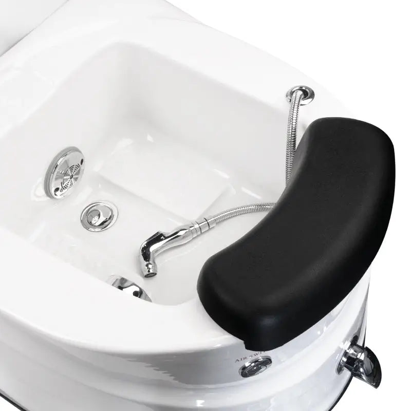 Weiße Pediküre-Liege mit schwarze Armlehne und Massagefunktion für Spa-Behandlungen