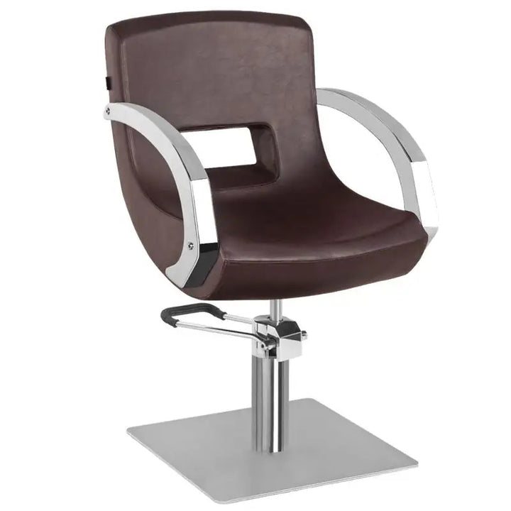 Brauner Friseurstuhl Gabbiano G-3111 mit Chromakzenten im Salon
