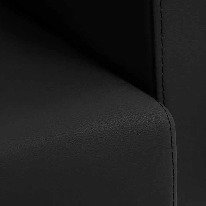 Detail eines schwarzen Lederstuhls Gabbiano Friseurstuhl Vilnius Schwarz