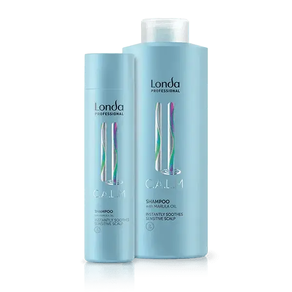 Zwei hellblaue Londa Professional C.A.L.M Shampoo Flaschen mit Marulaöl