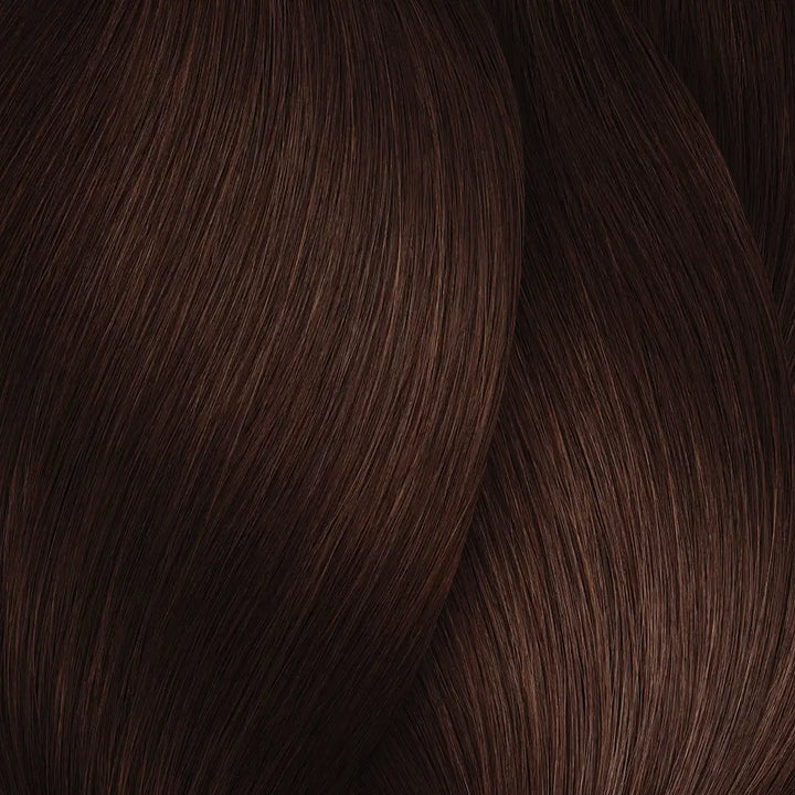 Glattes dunkelbraunes Haar mit L’Oreal Professionnel Inoa Haarfarbe effet