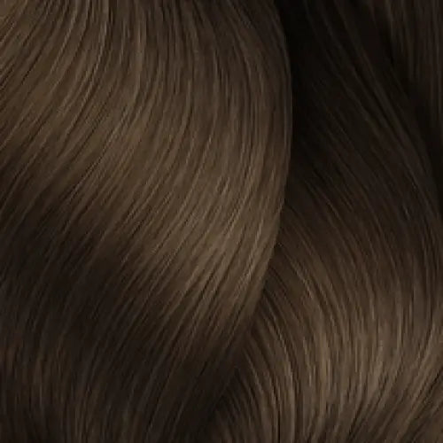 Welliges hellbraunes Haar mit L Oreal Professionnel Inoa Haarfarbe