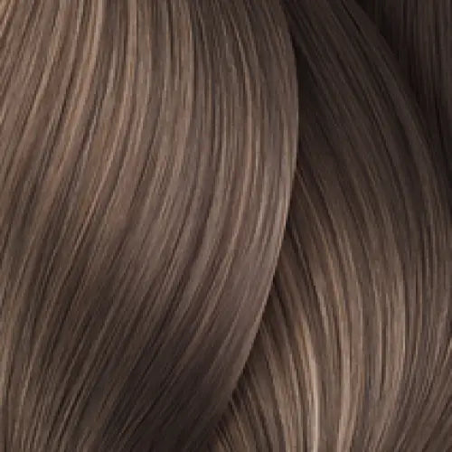 Ash braune, gesträhnte Haare mit L’OREAL Professionnel Inoa Haarfarbe
