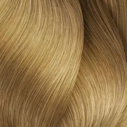 Goldene blonde Haarsträhnen mit L’Oreal Professionnel Inoa Haarfarbe