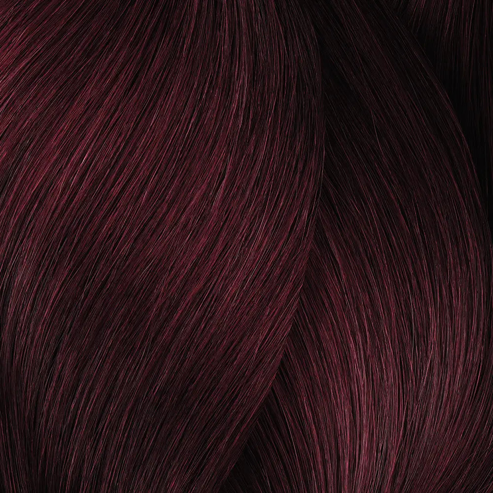 Burgunderfarbene Haarsträhnen mit L Oreal Professionnel Inoa Haarfarbe