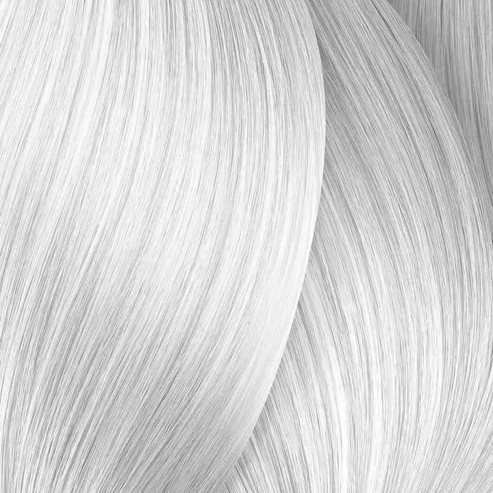 Silbrig weiße Haarsträhnen mit L Oreal Professionnel Inoa Haarfarbe