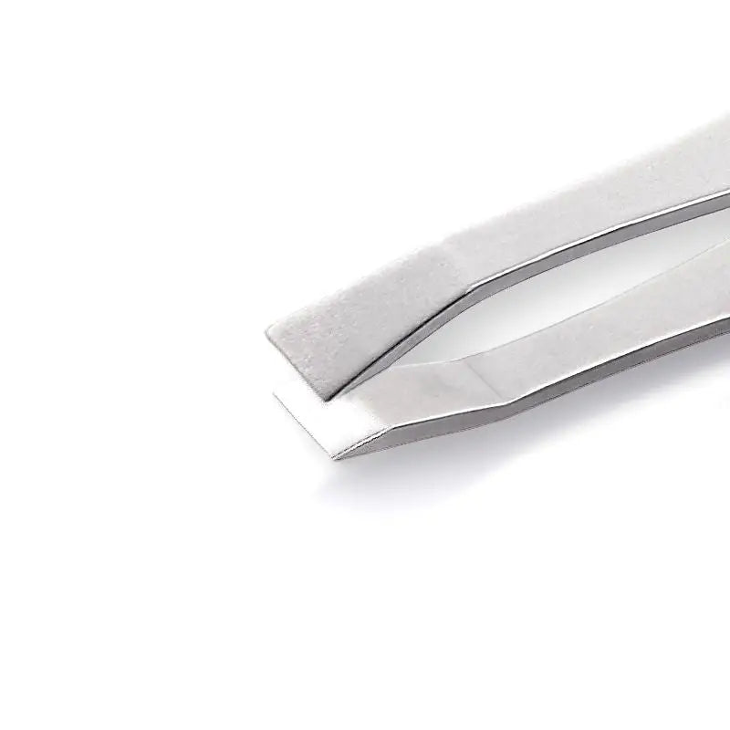 Stainless steel Tweezers Nghia export Pinzette t-02 auf weißem Hintergrund