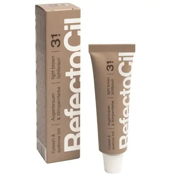 Leicht braune Wimpern- und Augenbrauentönung mit RefectoCil Augenbrauen & Wimpernfarbe