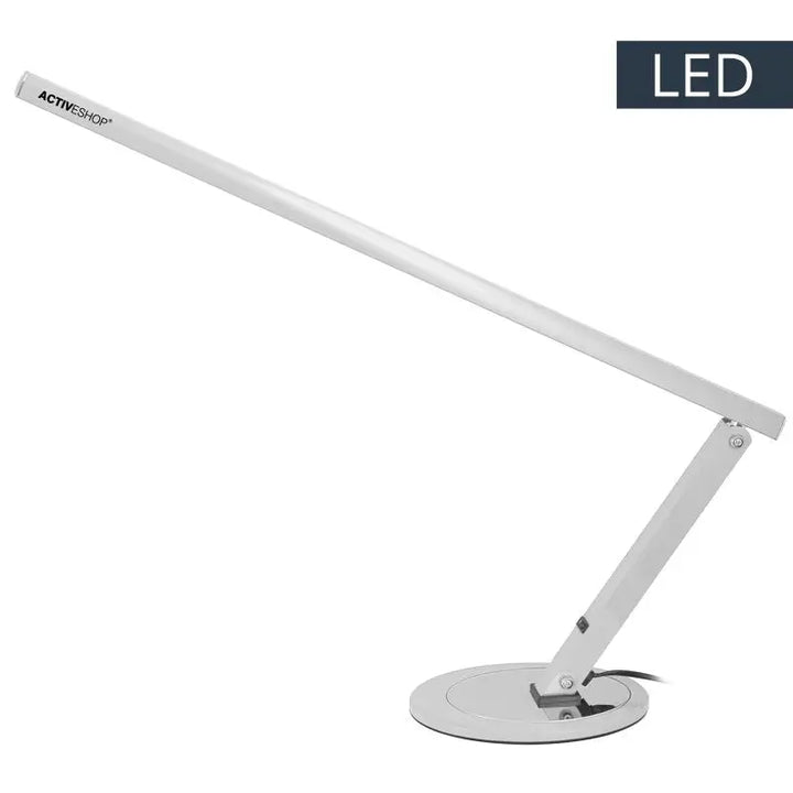 Silberne LED Schreibtischlampe Slim in metallic Silber für modernes Büro