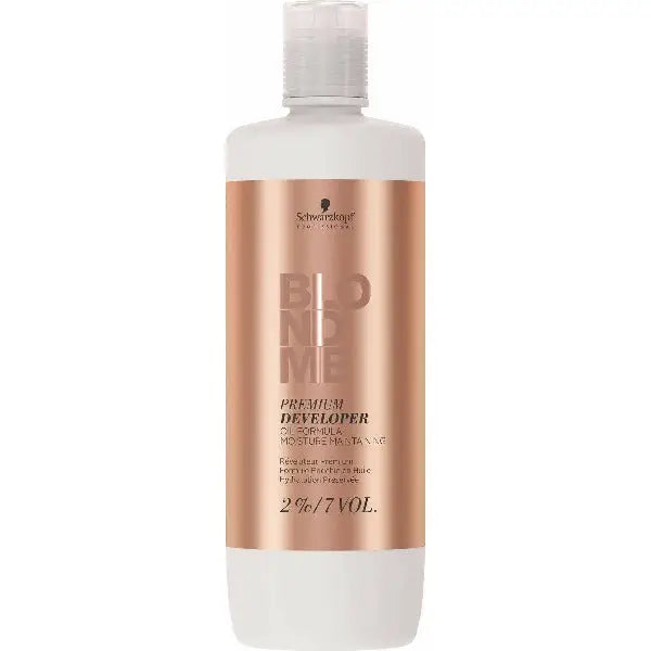 Blondes Haar Entwicklerin mit Schwarzkopf BlondMe Premium Entwickler Produkt