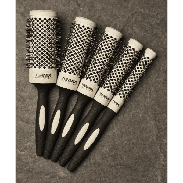 Fünf runde Haarbürsten für das Termix Evolution Soft Styling Tool