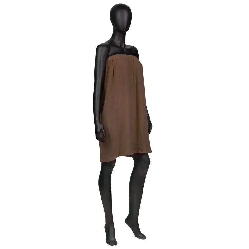 Braunes, trägerloses Kleid auf einer Mannequin präsentiert im Produkt Umhang Frotte braun Nr. 30