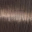Glattes hellbraunes Haar mit Wella Shinefinity Zero Lift Glaze für glänzenden Look