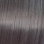 Gerades graues Haar mit Wella Shinefinity Zero Lift Glaze perfekten Glanz