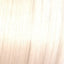 Blonde Haarsträhnen im Wella Shinefinity Zero Lift Glaze Produkt